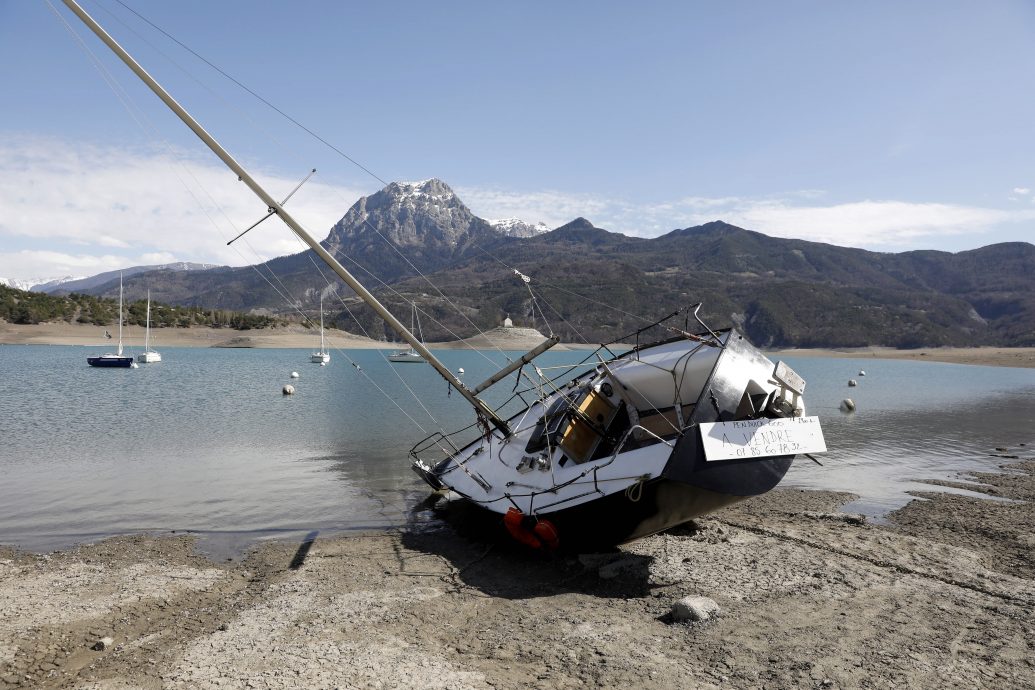 看世界/法国面临乾旱问题 马克龙宣布节水新措施