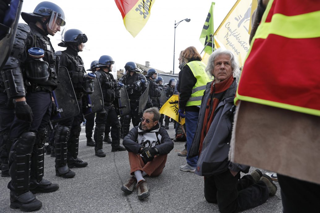 看世界/法国面临乾旱问题 马克龙宣布节水新措施