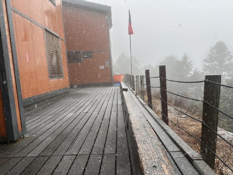 看世界／玉山3月飘雪　创设站80年来最迟降雪纪录