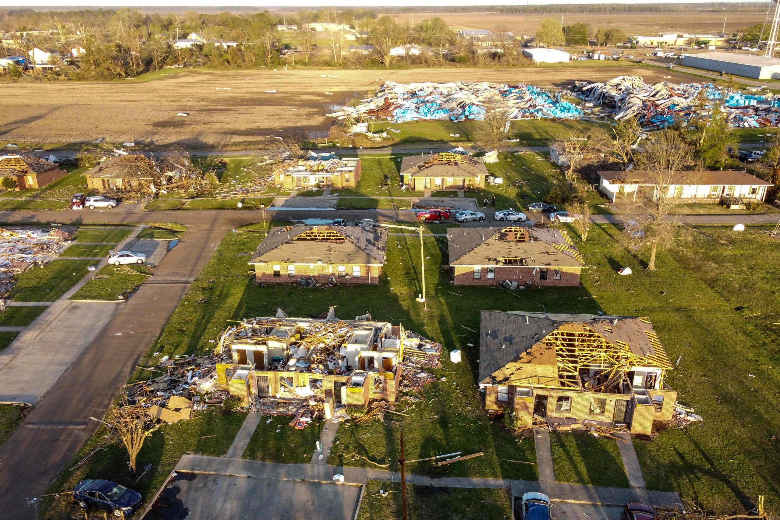 看世界／龙卷风强袭美国南部 至少26死8人躲冷藏库幸运生还