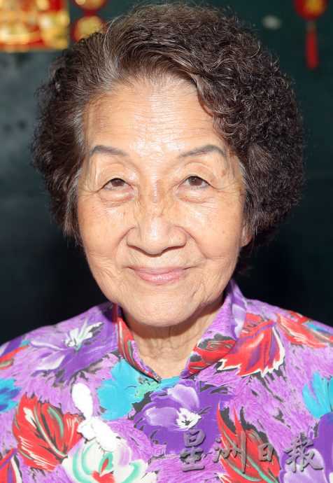 租金便宜没聘员工成本低 怡巴刹平价食物 受欢迎