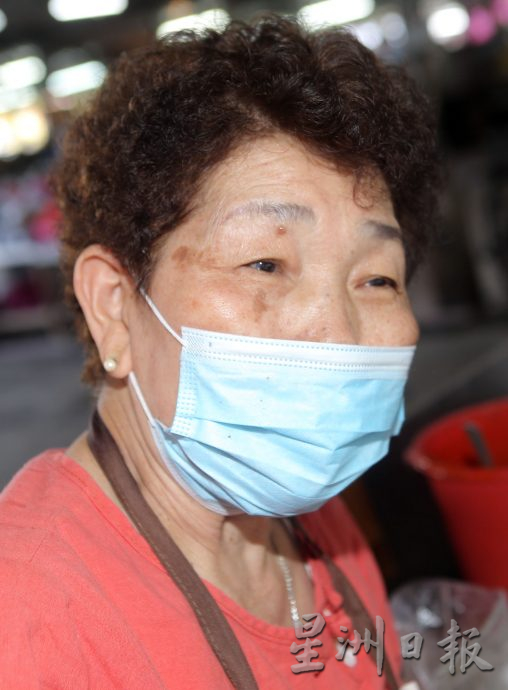 租金便宜没聘员工成本低 怡巴刹平价食物 受欢迎