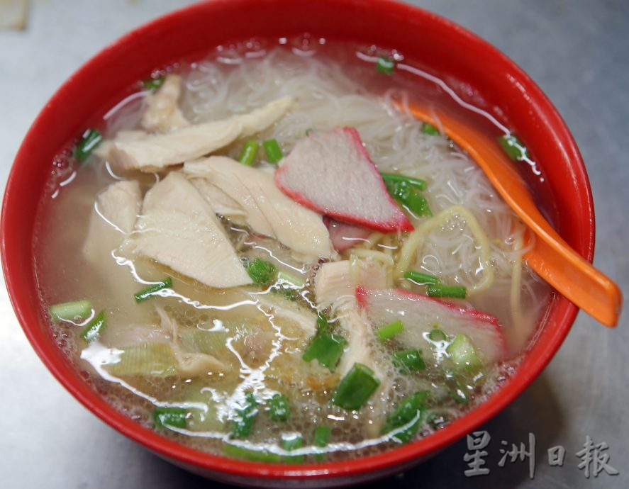 租金便宜没聘员工成本低 怡巴刹平价食物 受欢迎