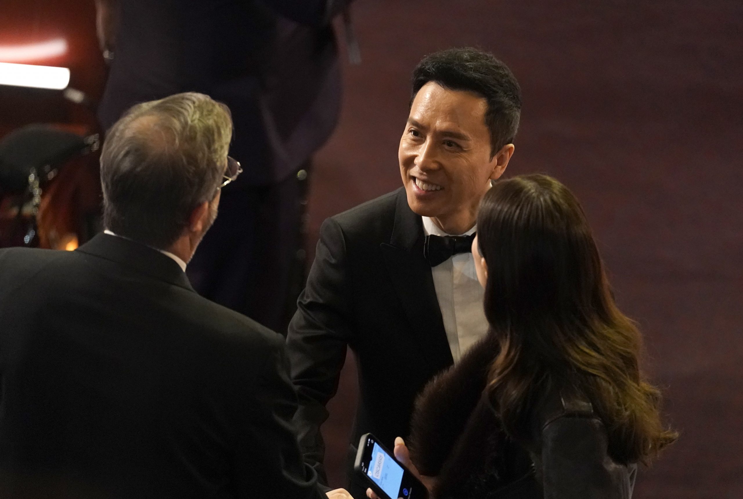 第95届奥斯卡｜甄子丹上台任引言人 王丹PO照再呛	