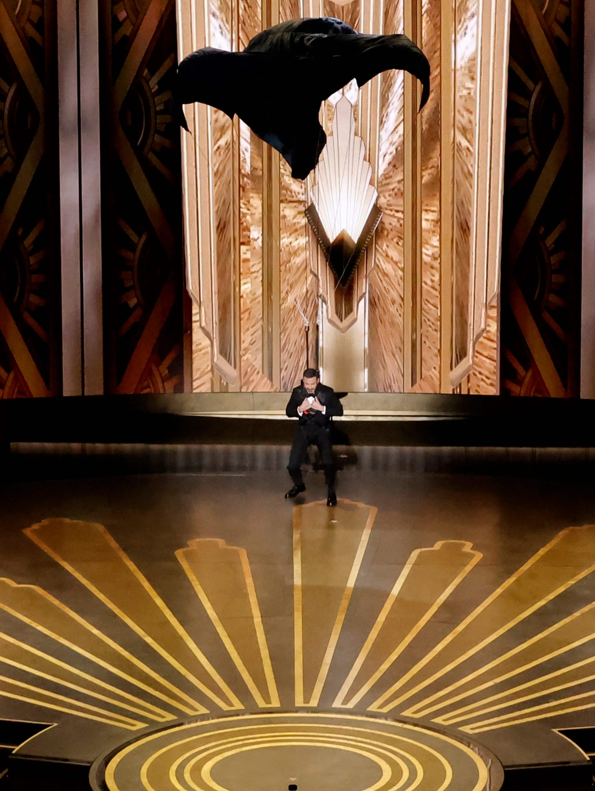 第95届奥斯卡|韦尔开场就被酸 吉米:打人就可拿影帝