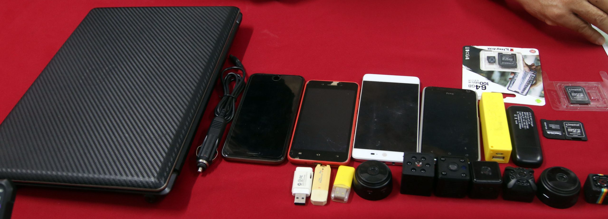 继父疑让继女喝加料饮料迷奸,父落网后 妻揭发家装了7个隐藏摄像头