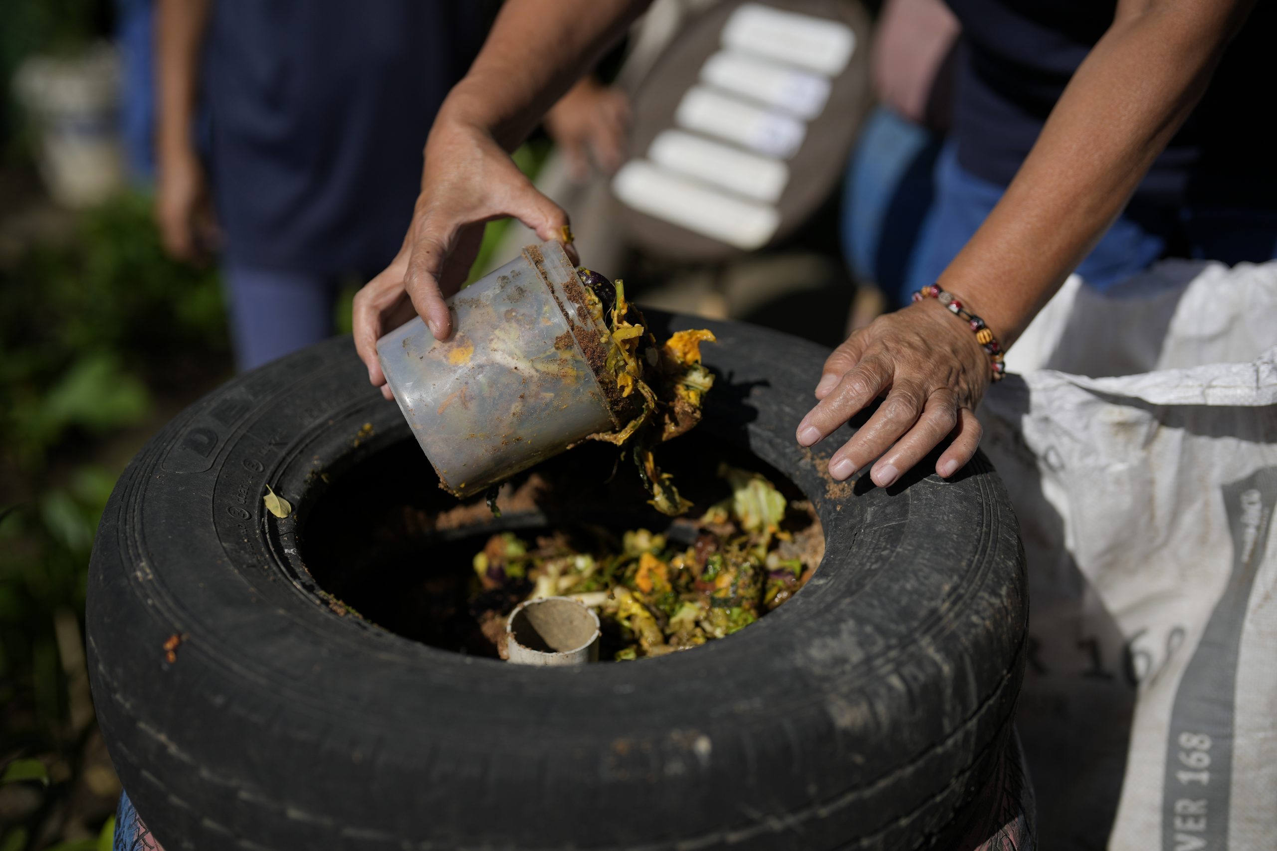 绿量无穷／拾荒者收集有机垃圾  协助对抗气候变化