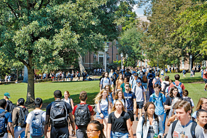 美青年入读大学数目大跌 专家:新一代或不相信文凭价值