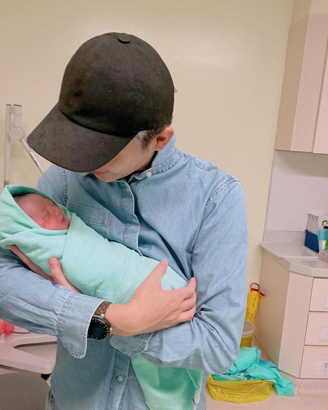 自觉人生里最没用时刻 朱浩仁升格当爸吐无助感