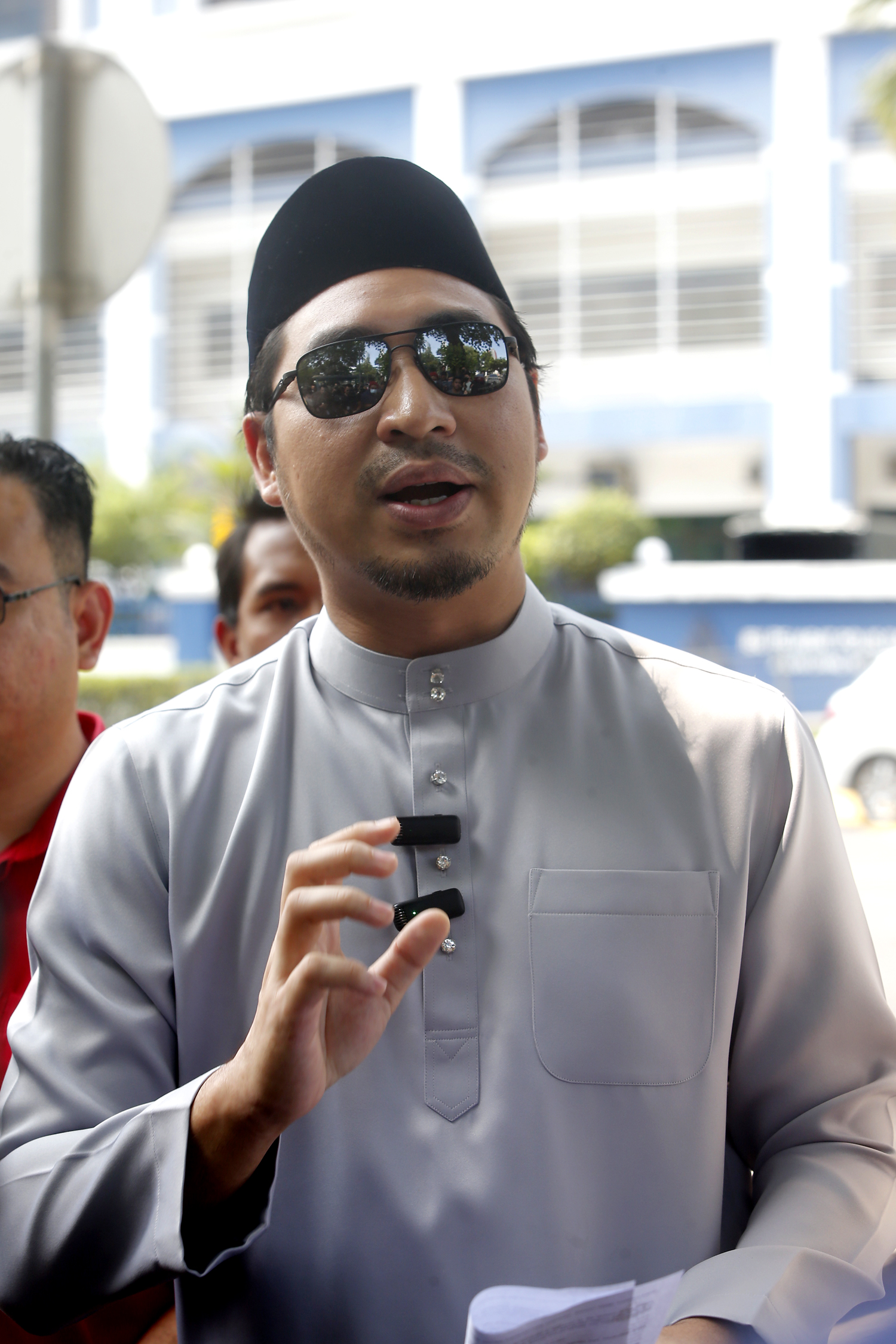 艾布卡利基金会税务地位风波|“首相言论不实” 袁怀绍报警 促查安华林冠英