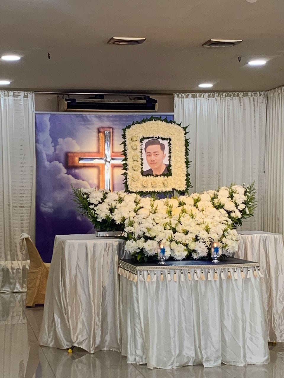 艾翔猝逝过程曝光 黄国伦欲来马陪伴家属