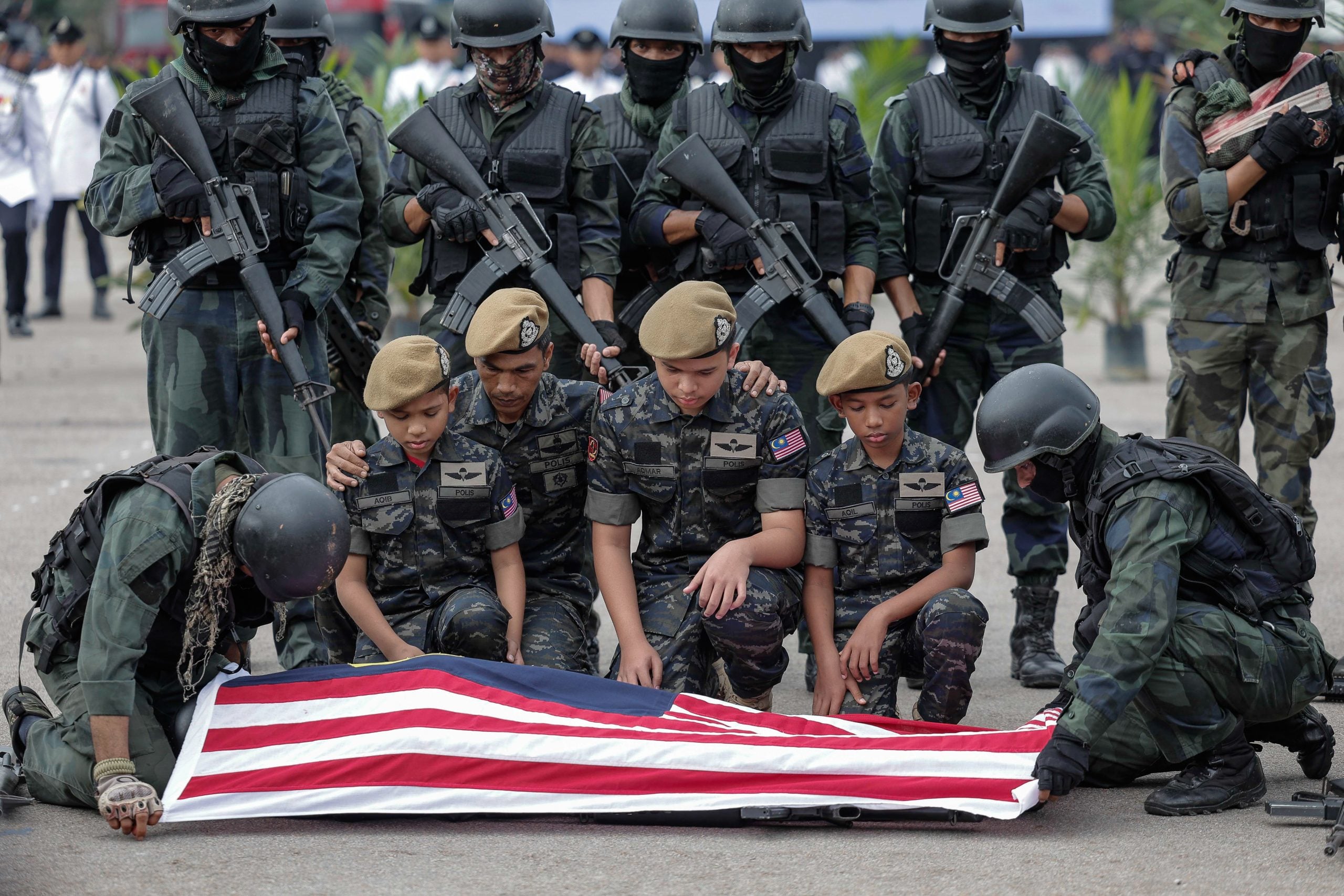 苏禄军入侵沙巴拿笃10周年，安华感伤落泪