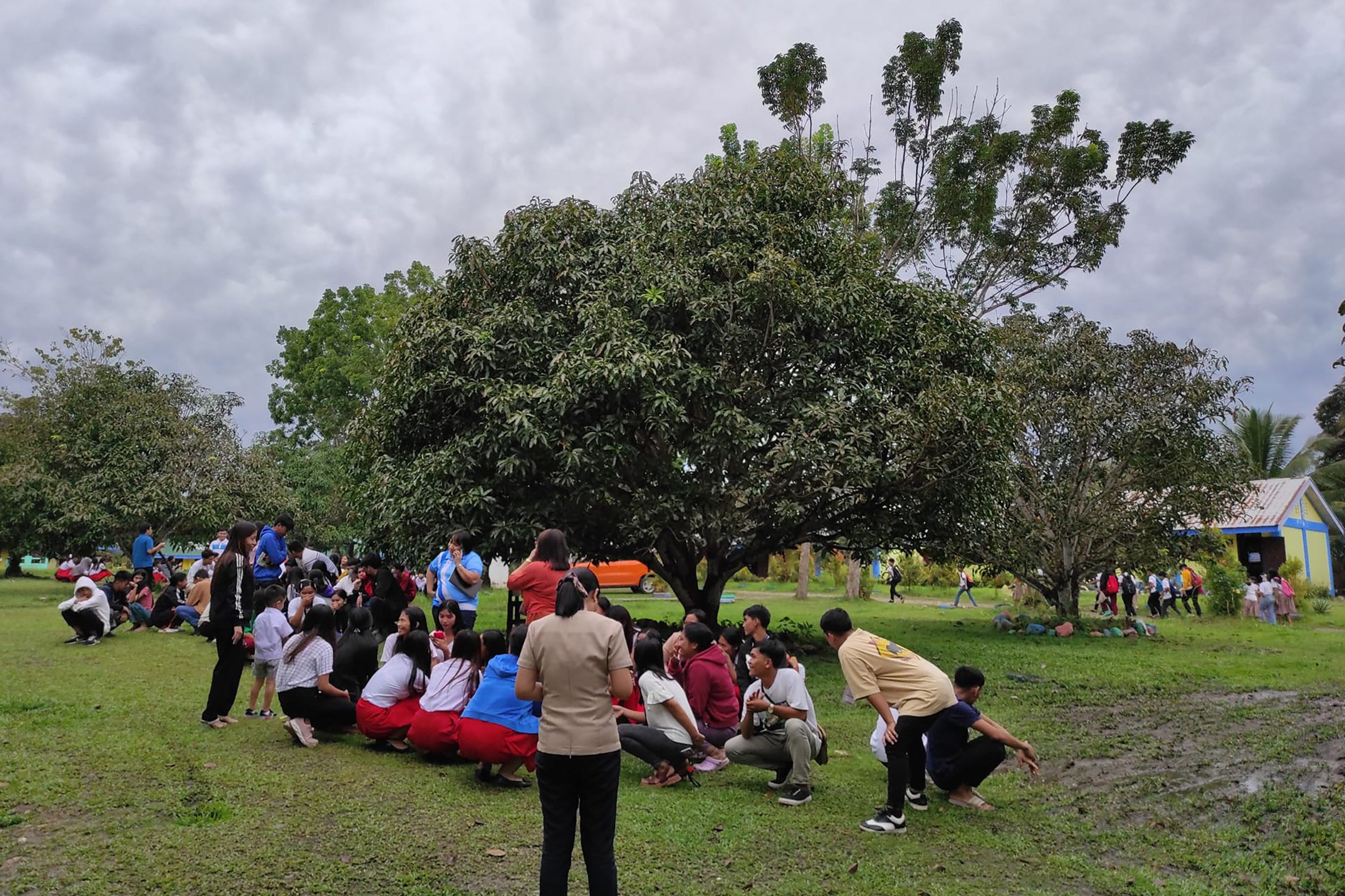 菲南6级地震威力吓人 学生尖叫奔户外医院病人紧急撤离