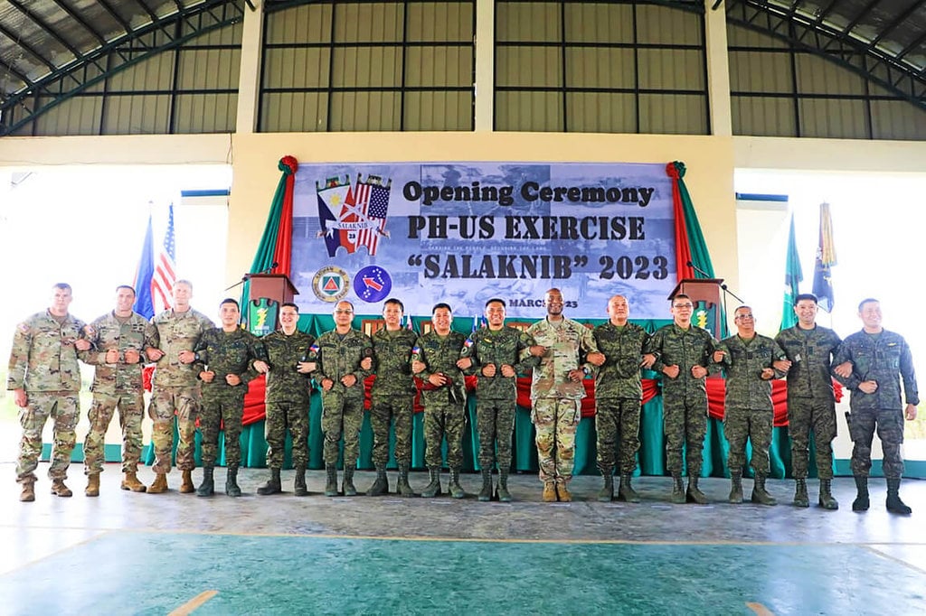 菲美4月联合军演 首度实弹击沉南海目标船只