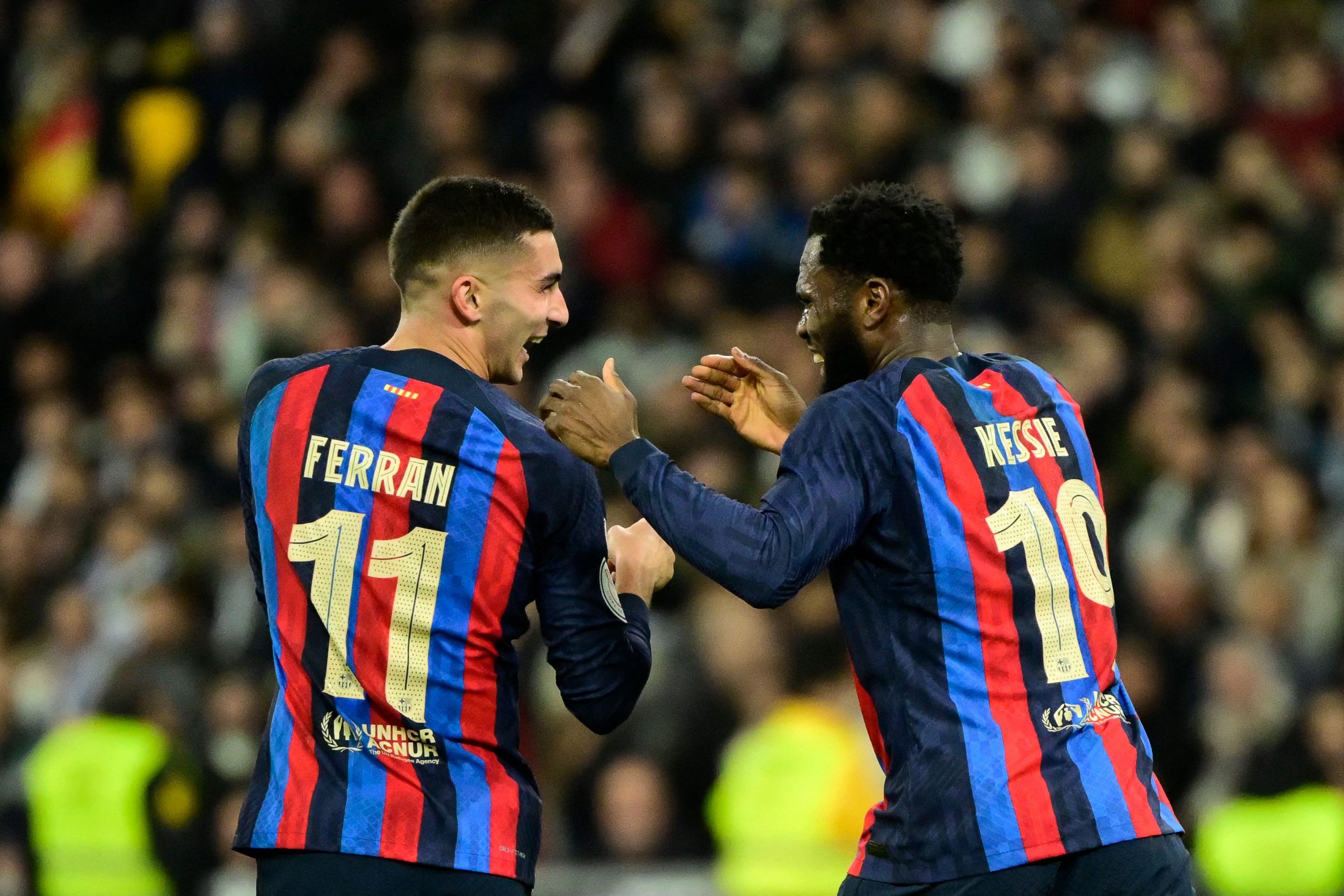 西班牙杯| 伤停严重全场被动 巴塞收皇马乌龙大礼占先机