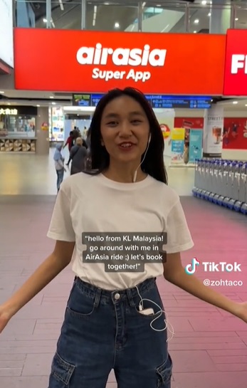 视频 | 17岁少女获青睐拍亚航宣传片·网民:嘲讽她的包包非奢侈品酸民呢?