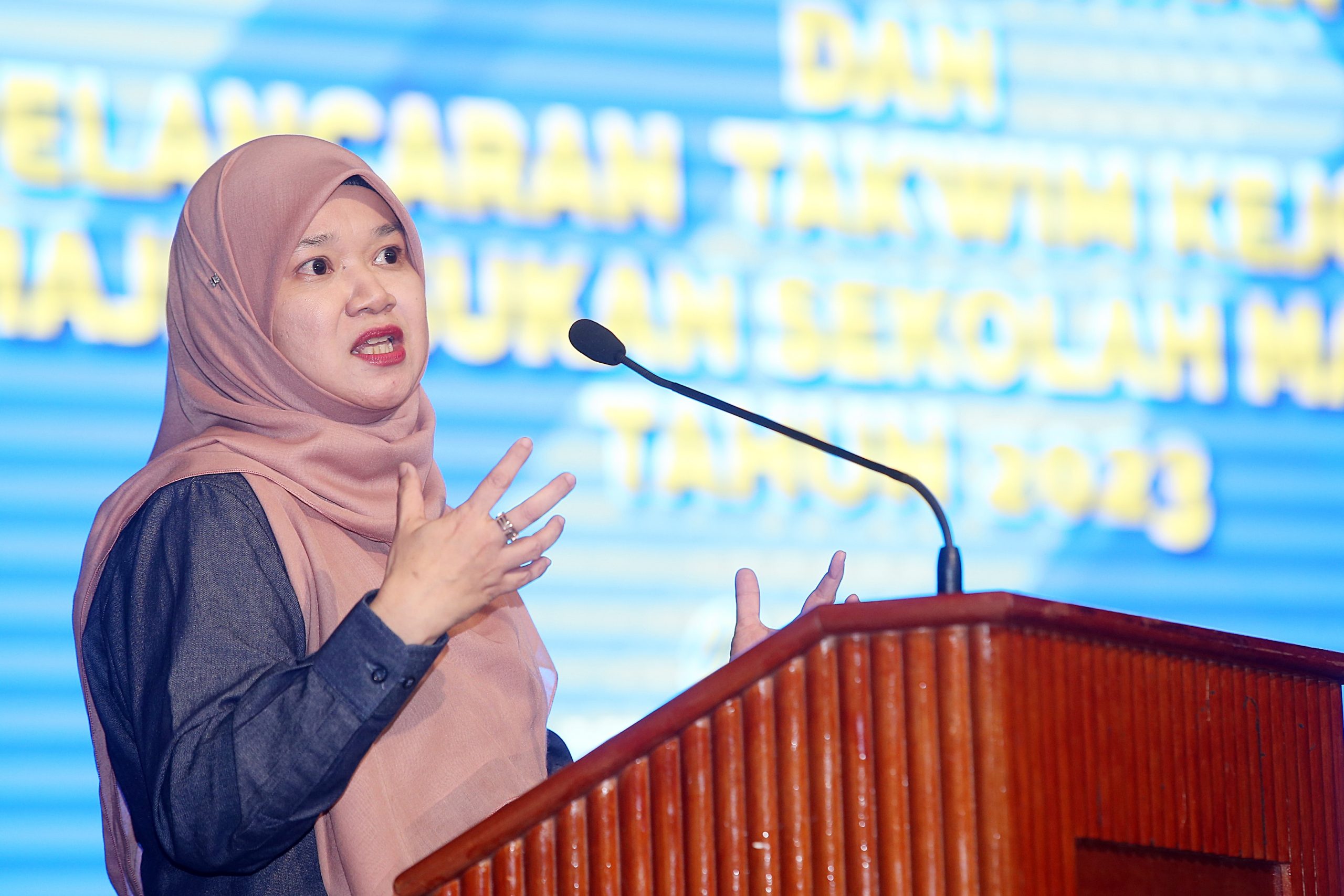 视频 | 教长:不必担心·“学校维修拨款不会减少”