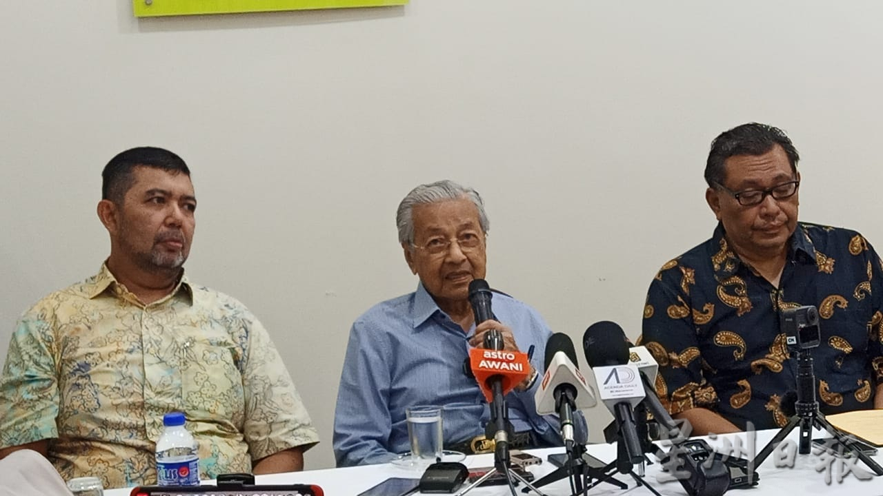 视频 | 马哈迪不点名骂安华!“没首相指示场地不会被取消”