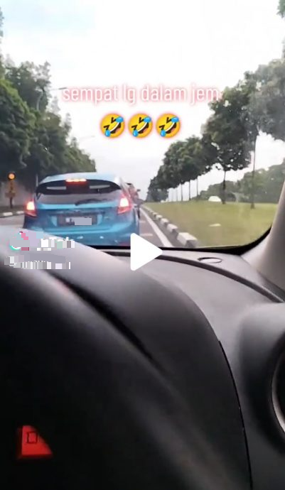 视频|不想浪费一点时间 女:边塞车边拔长豆