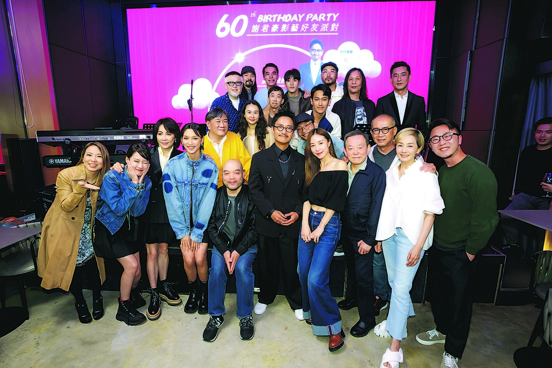 谢君豪“登六”半百圈中人到贺 刘嘉玲毛舜筠相伴切烧猪蛋糕