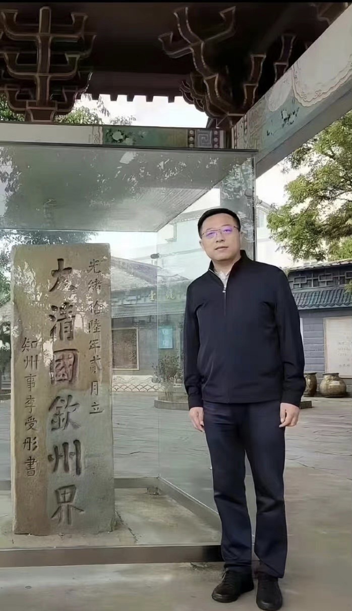 赵立坚巡视中越边境 粉丝留言“风采依旧”
