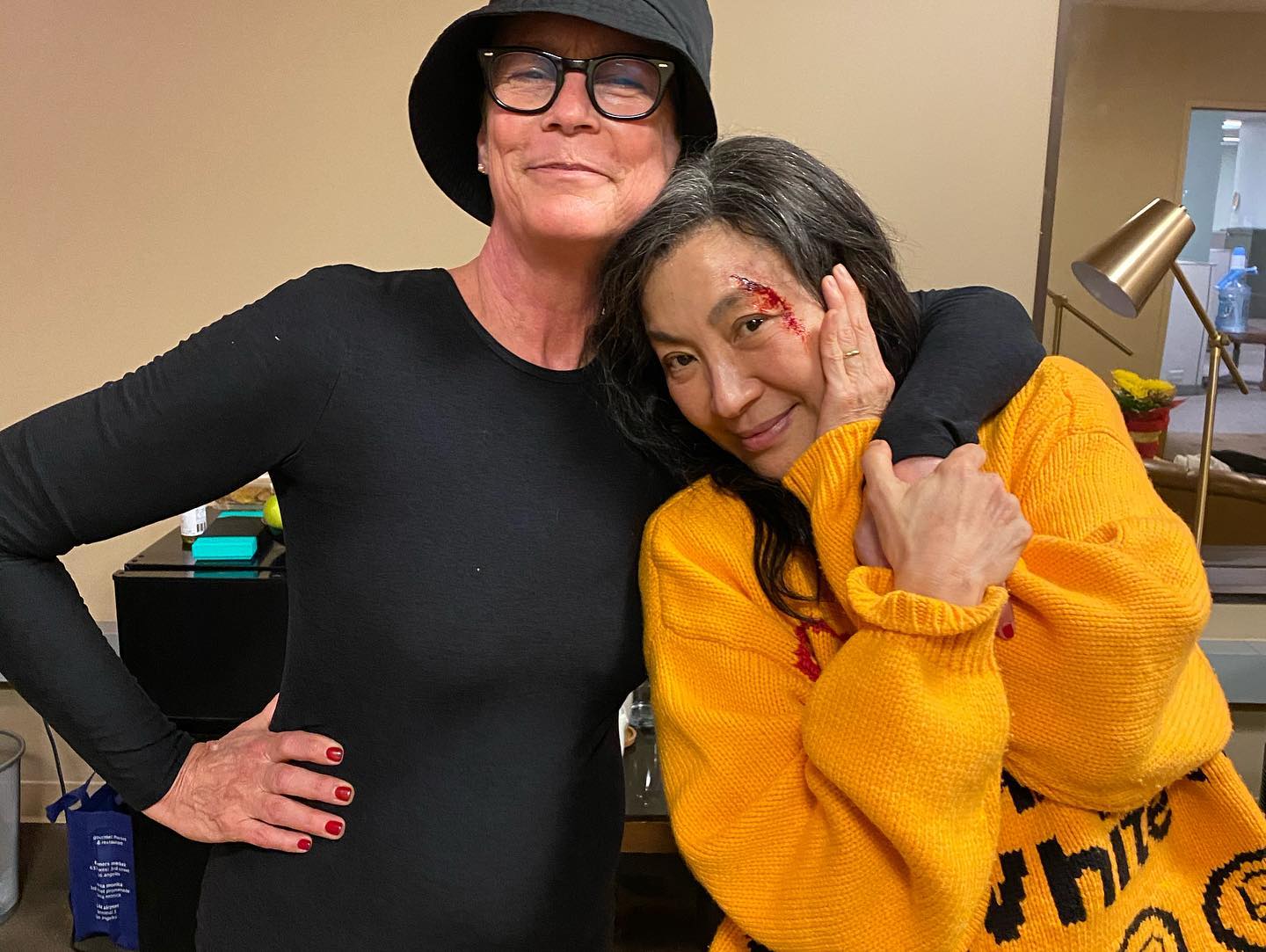 踩雷违反奥斯卡规则 杨紫琼挨轰急删推文