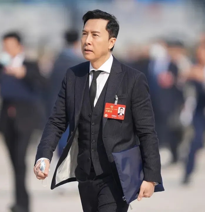 逾10万连署抵制甄子丹  王丹预告踩场奥斯卡抗议