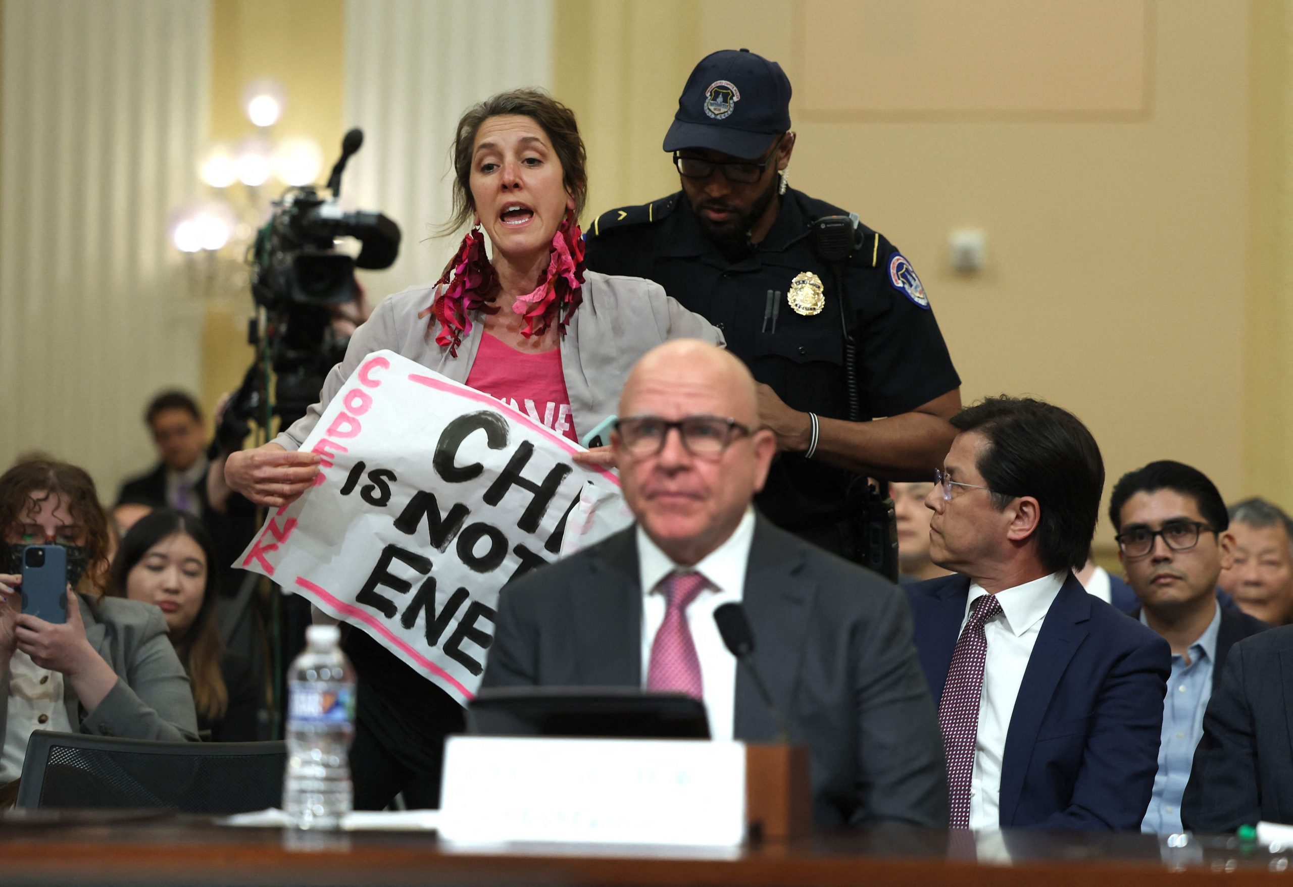 配文两图US-HOUSE-SELECT-COMMITTEE-ON-THE-CHINESE-COMMUNIST-PARTY-HOLDS-P:House Select Committee On The Chinese Communist Party Holds Primetime Hearing