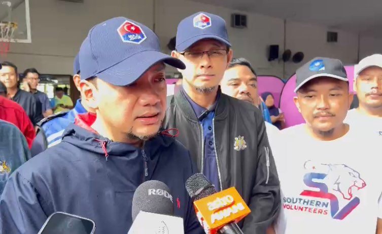 **重新签发**柔:第三版头条:灾黎人数众多,柔大臣向联邦及其他州请求援助
