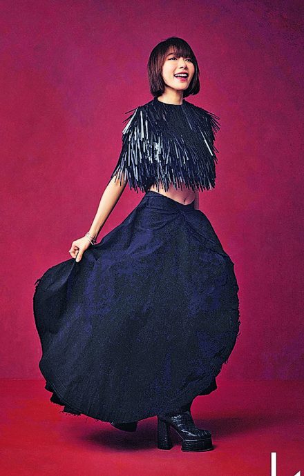 金像奖纪念特刊｜林明祯封胸露纤腰 余香凝虾头斗性感