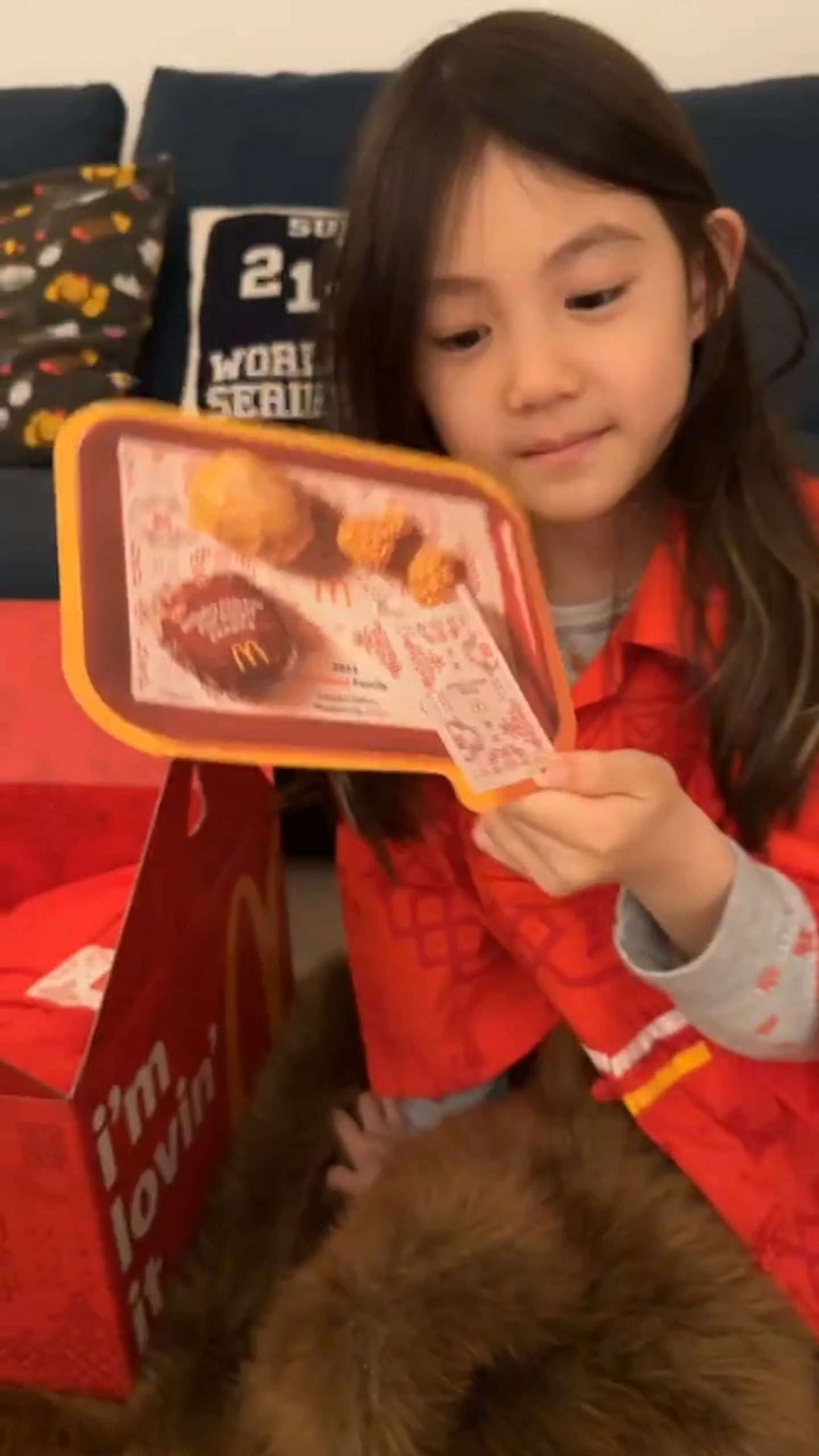 陈冠希开箱爱女玩具屋  Alaia自己设计上百件衣