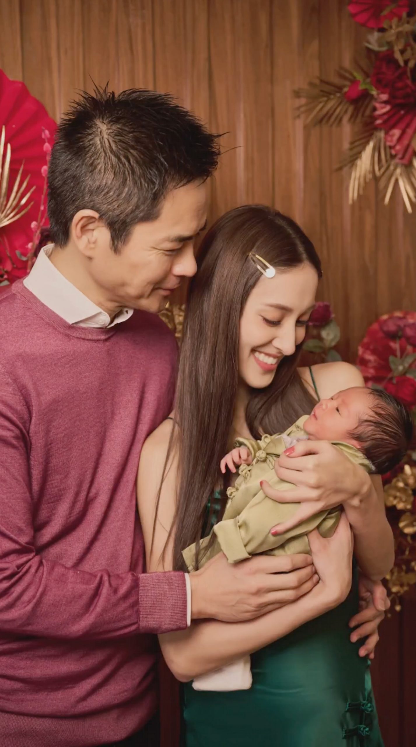 陈凯琳产后身材暴瘦 素颜出镜肚脐意外成焦点