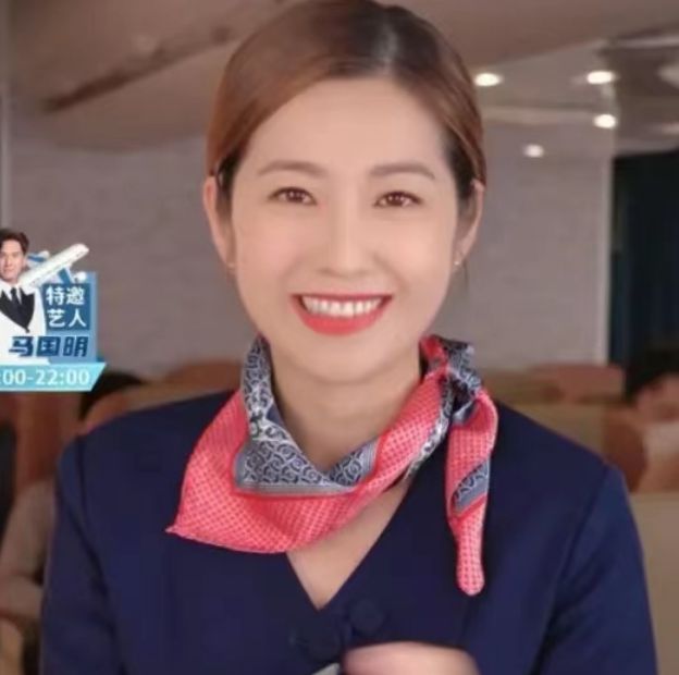 陈自瑶空姐LOOK带货创纪录 网问:王浩信么不来?