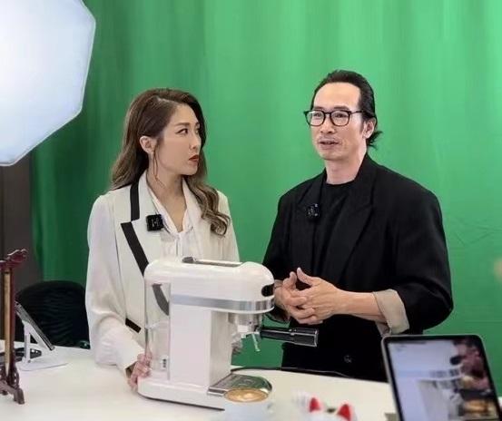 陈豪陈敏之联手直播带货 6小时破千万销售额