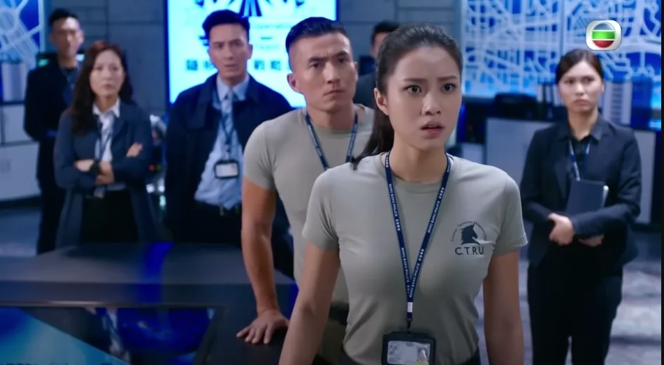  隐形战队｜刘颖旋性感小背心上阵 网批用身材演戏 