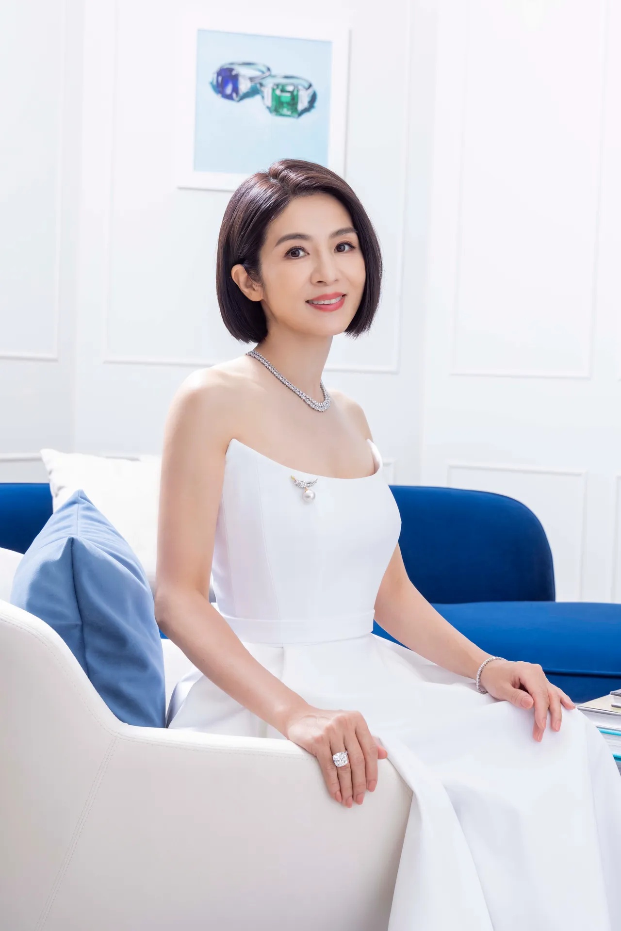 难得露面开工 杨采妮自曝剪短发原因