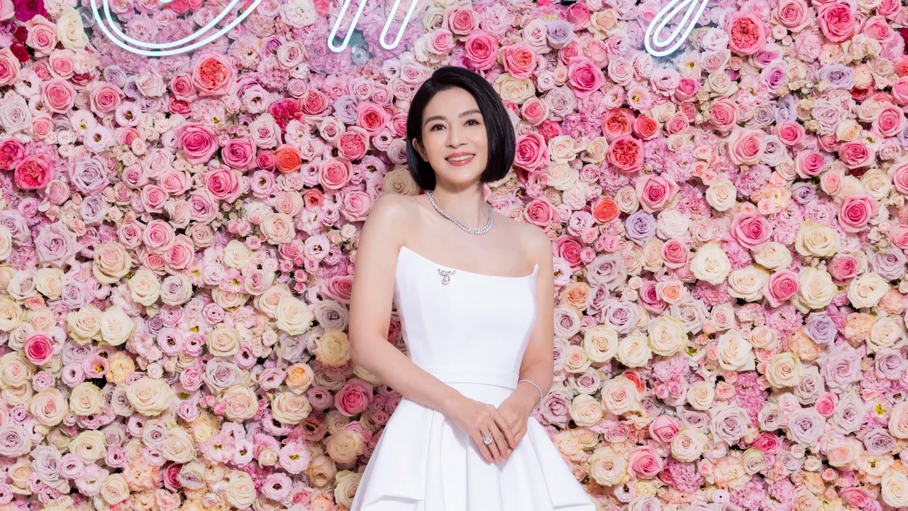 难得露面开工 杨采妮自曝剪短发原因