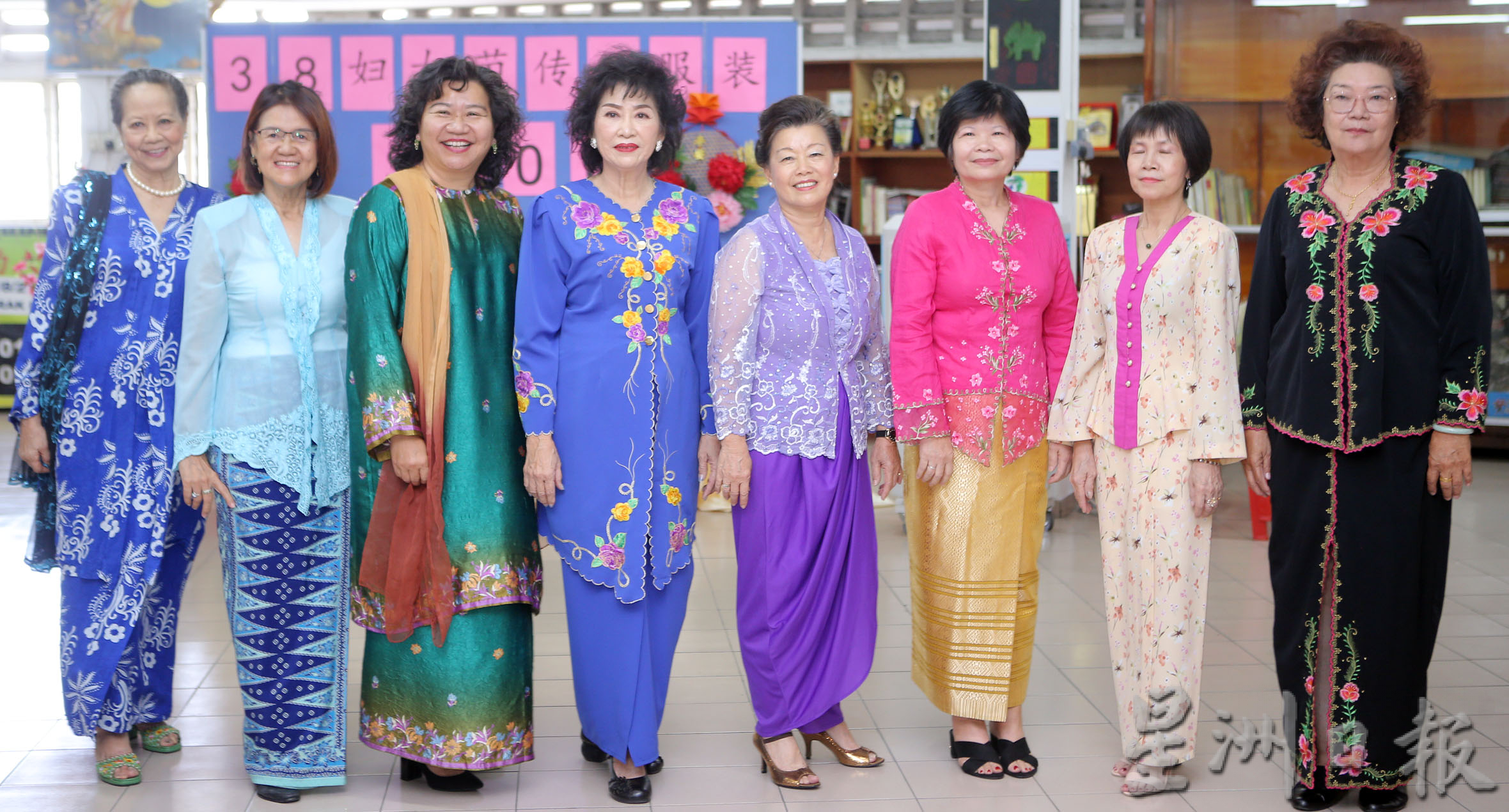 霹广东会馆庆三八妇女节  三大民族传统服装秀
