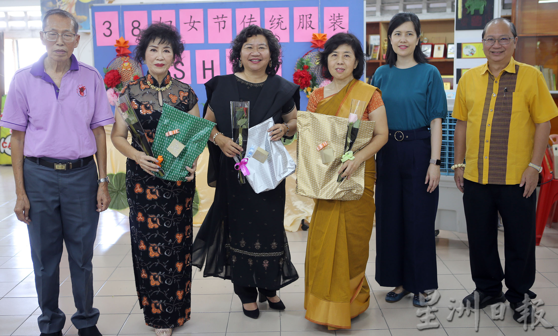 霹广东会馆庆三八妇女节  三大民族传统服装秀