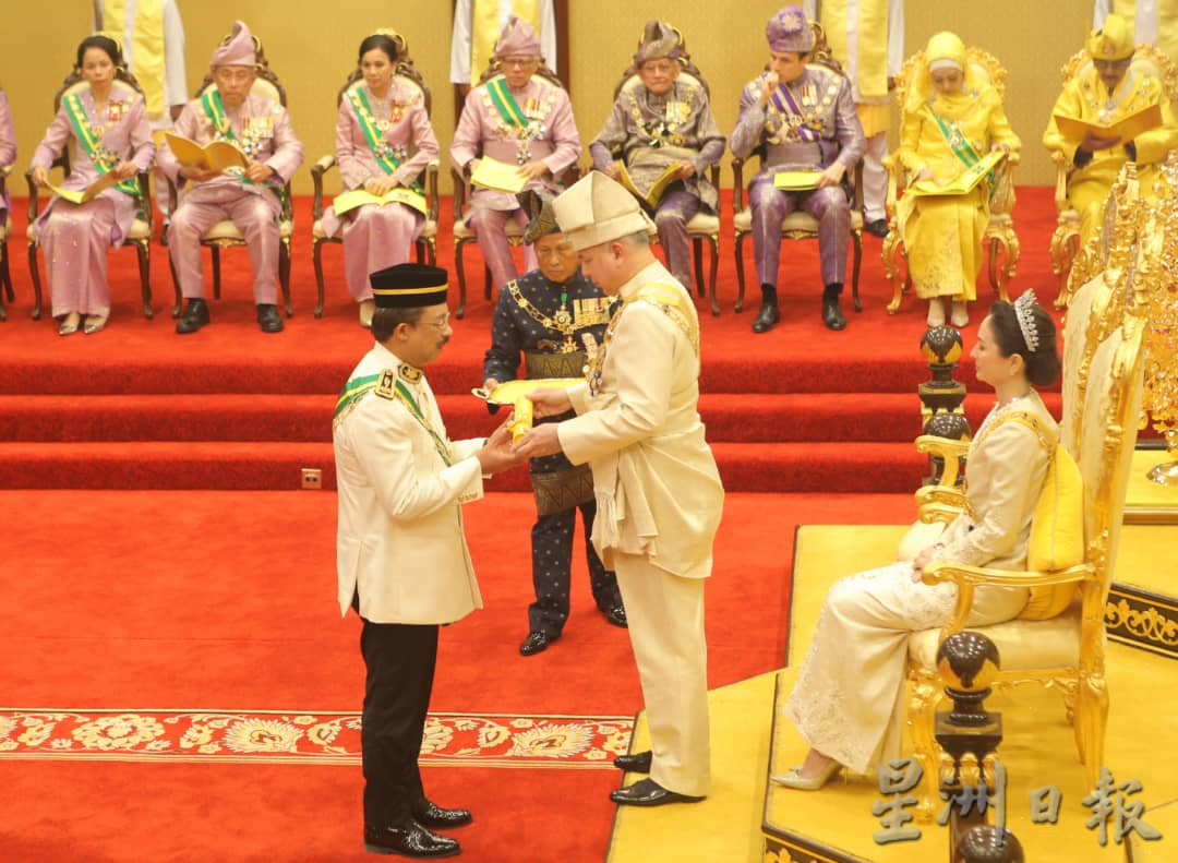 霹苏丹66岁华诞封赐 政府首席秘书居榜首