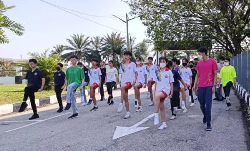 霹:培南独中生假期返校 恢复集训自我提升