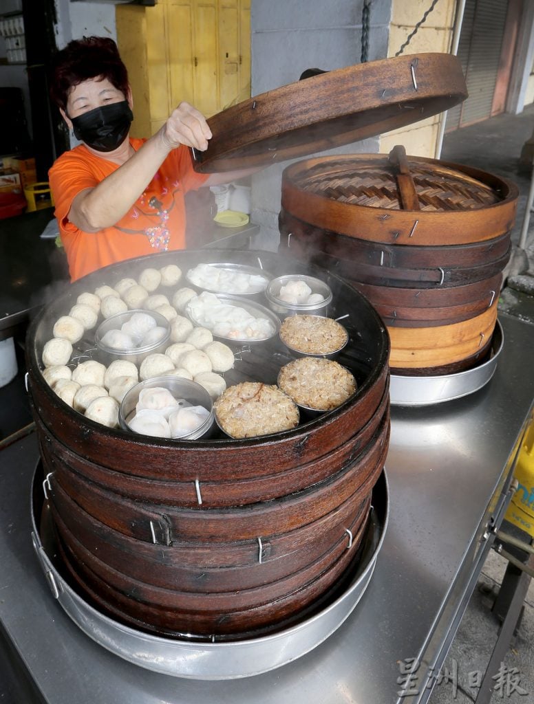 霹:封面主文/猪肉价高涨 怡保点心楼受影响
