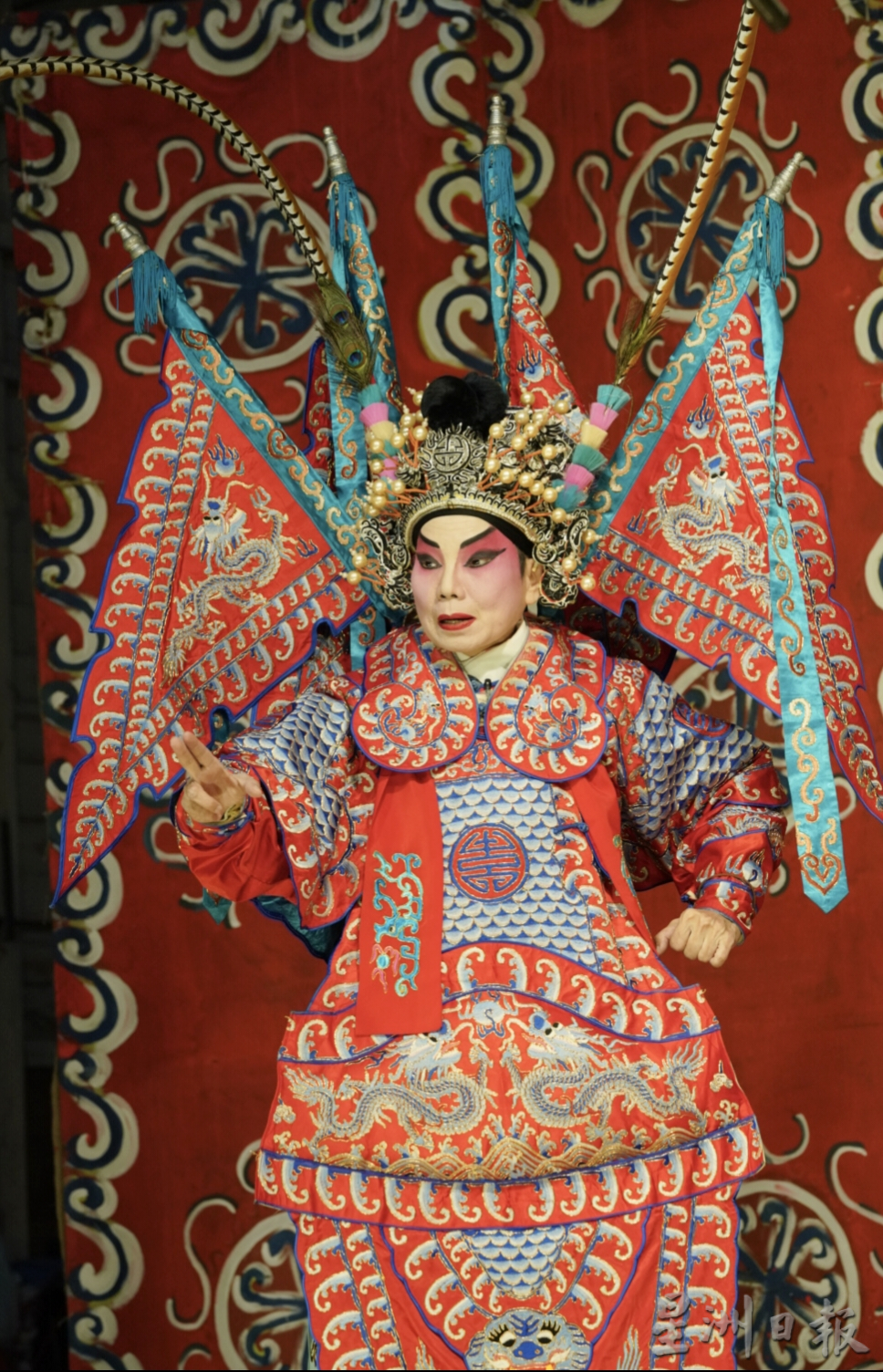 霹:第二版头/坝罗古庙神诞上演酬神戏 外国人也捧场庆新声