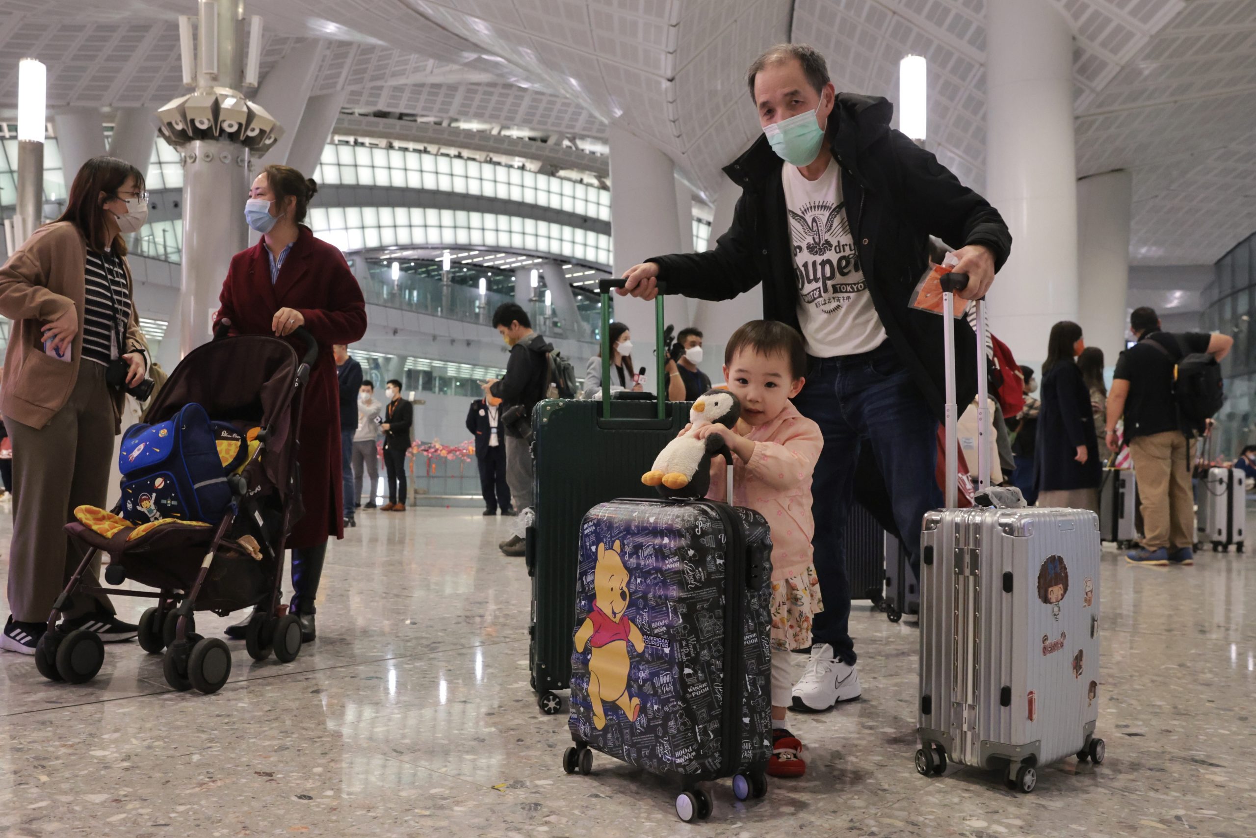 高铁香港段11日起分阶段恢复长途服务