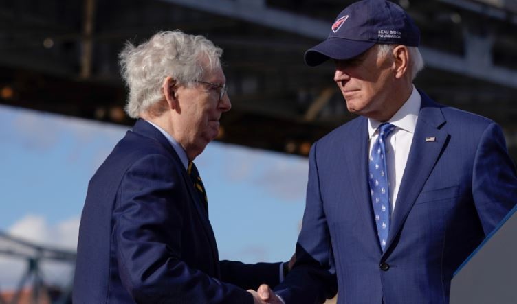 麦康奈尔摔倒脑震荡入院治疗 拜登祝早日康复