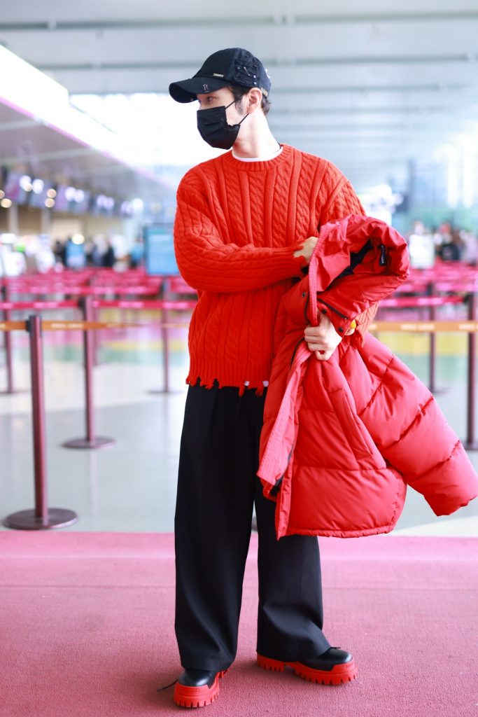 黄晓明发量少开始戴假发？发型师曝真相