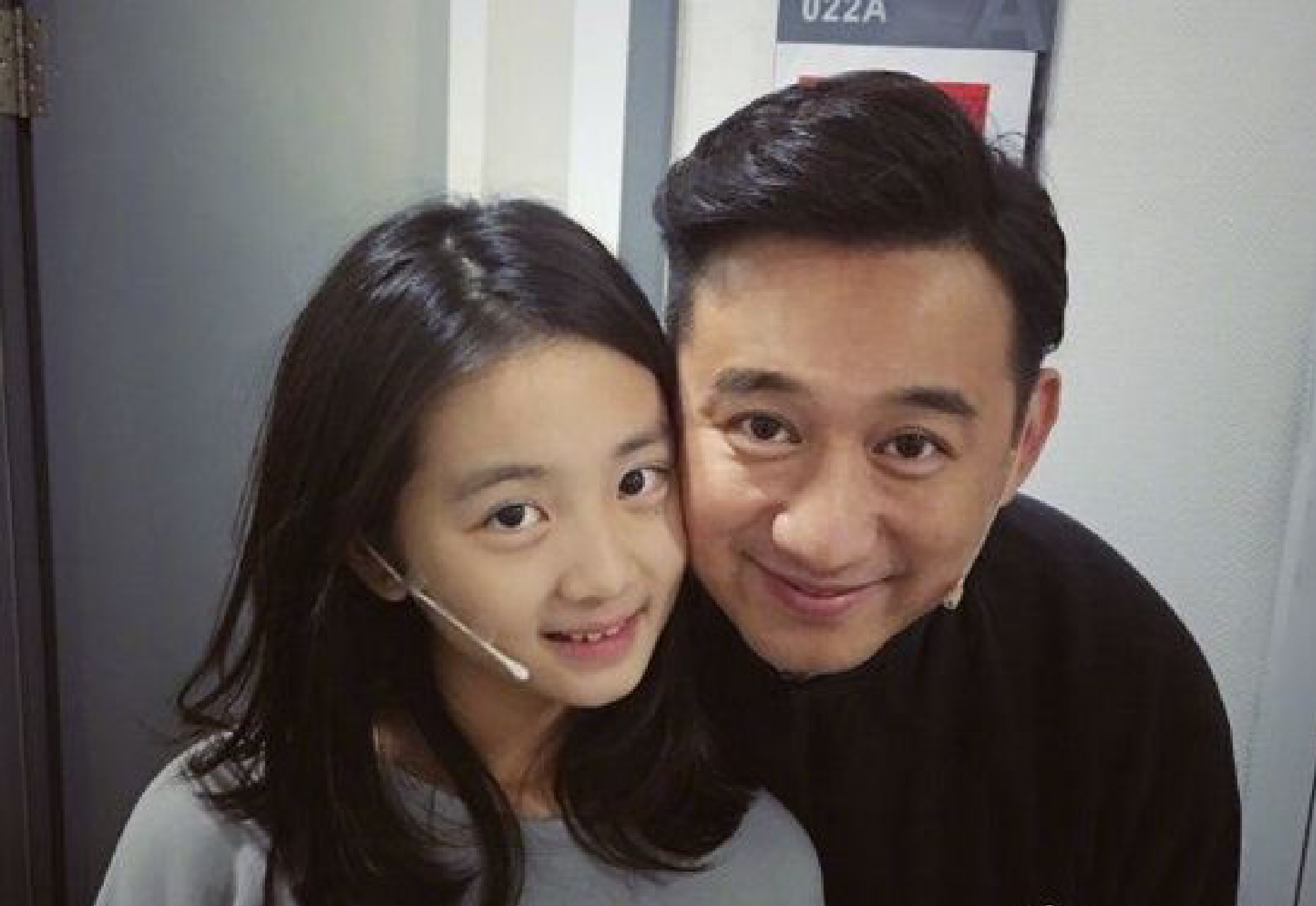 黄磊女儿读错字被骂上热搜 道歉后再被吐槽