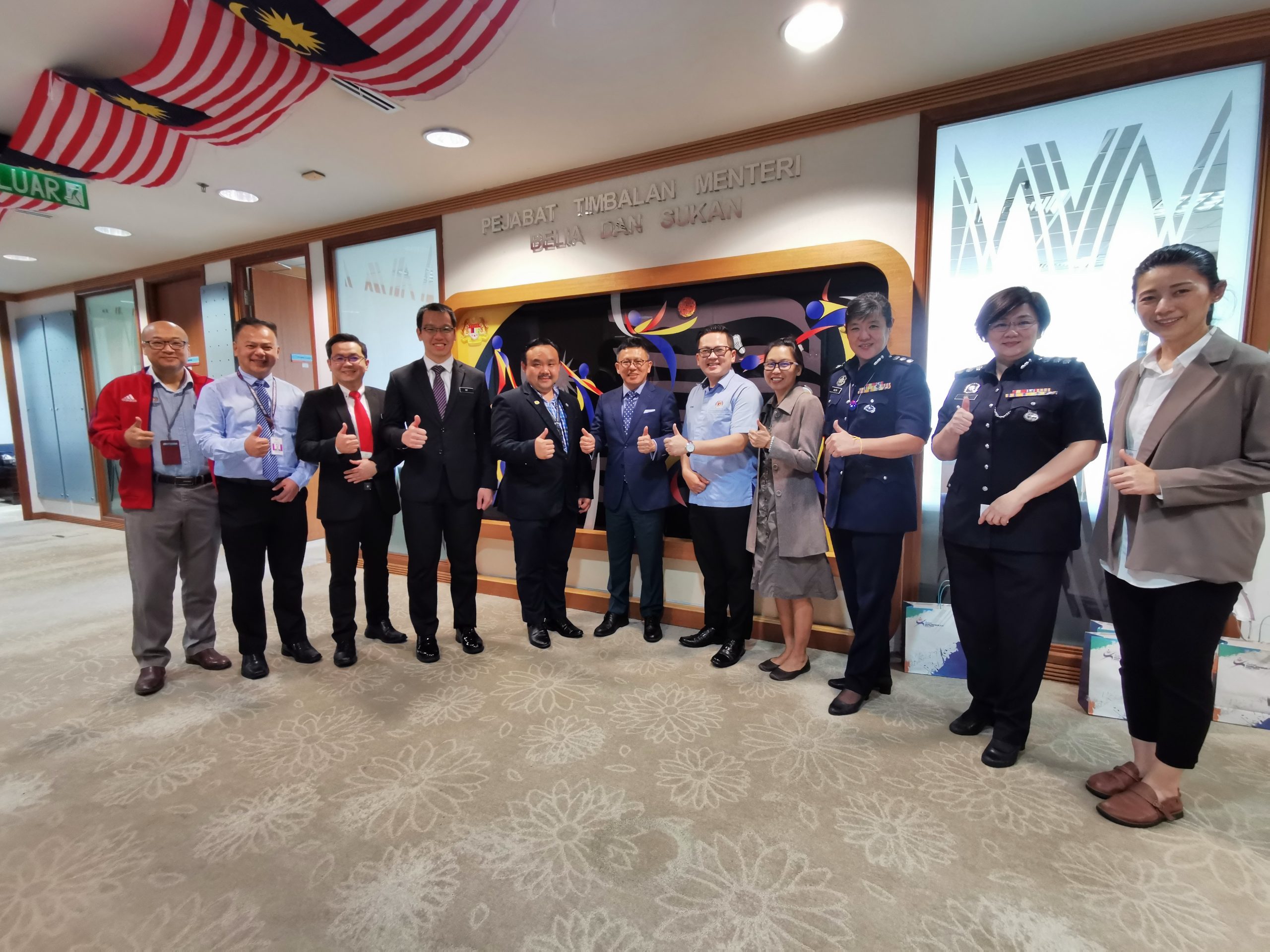 (12/3见报)/奇门罕馆/星期日见报/马来西亚华裔公务员协会/12图