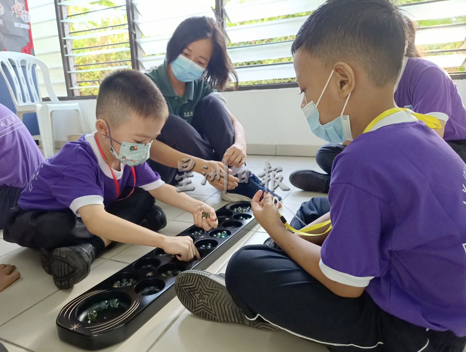 （全国版）吉打象屿益群小学以本土传统游戏迎接22名学生