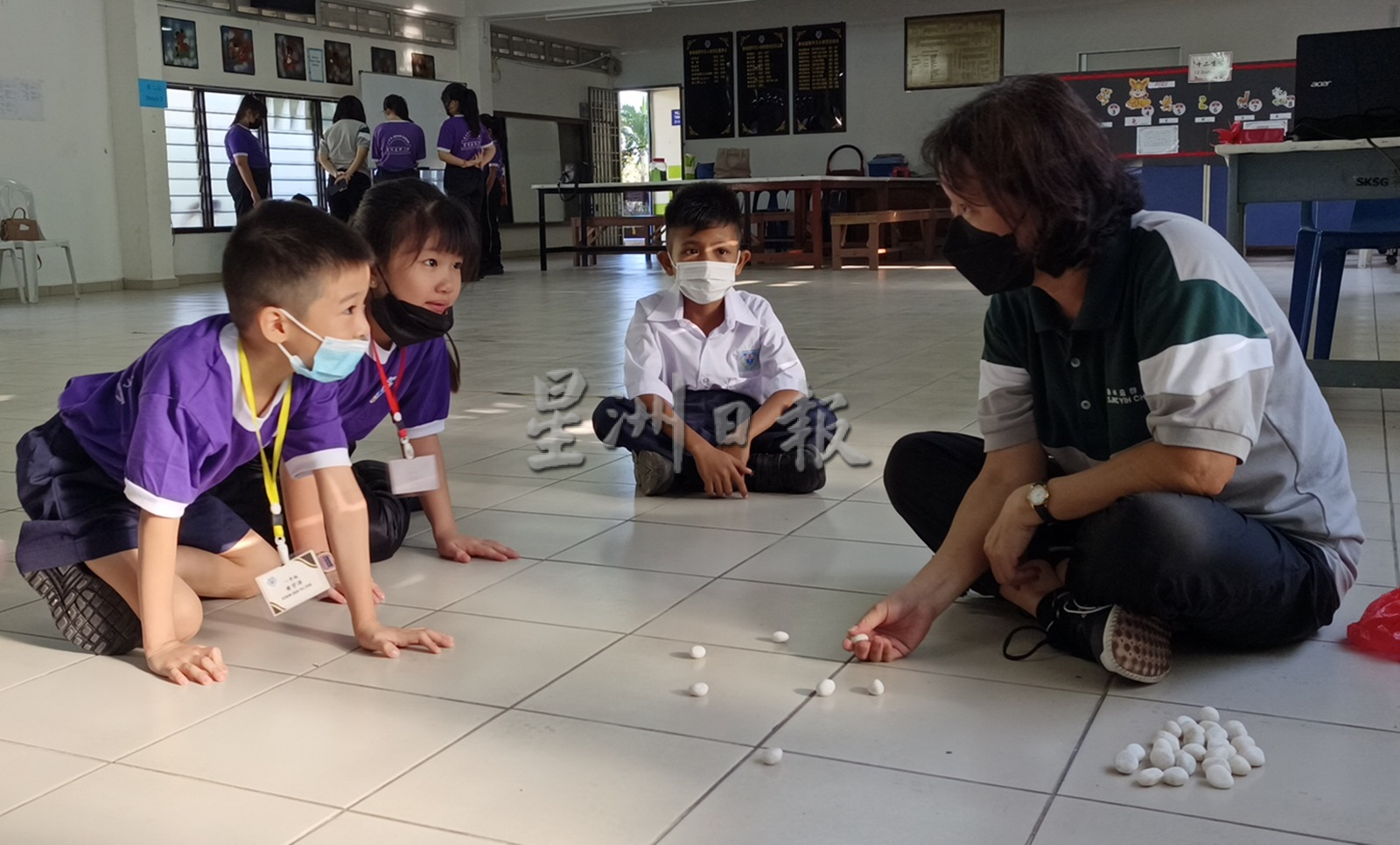 （全国版）吉打象屿益群小学以本土传统游戏迎接22名学生